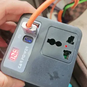 12V/24V to 220V AC with QC3.0 fast charging
